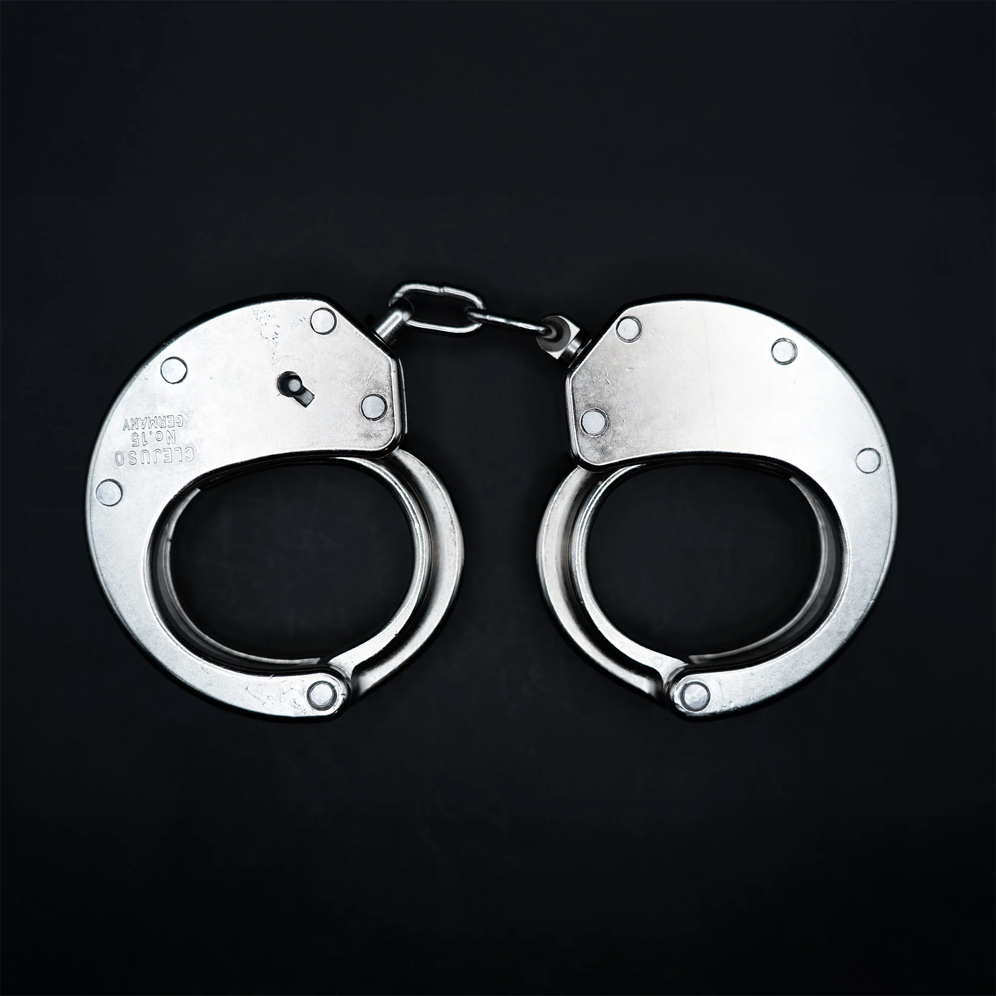 CLEJUSO HEAVY HANDCUFFS NO15 - Image 5