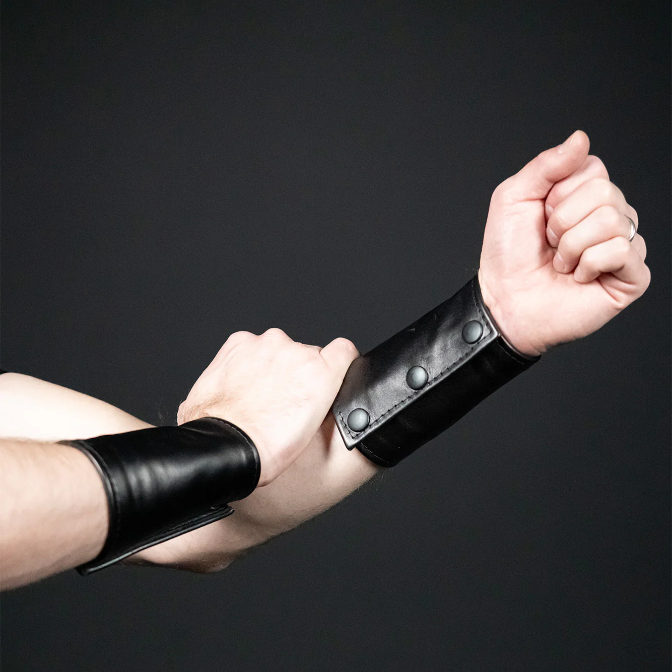 GEAR LEATHER GAUNTLET WALLET BLK - Image 6
