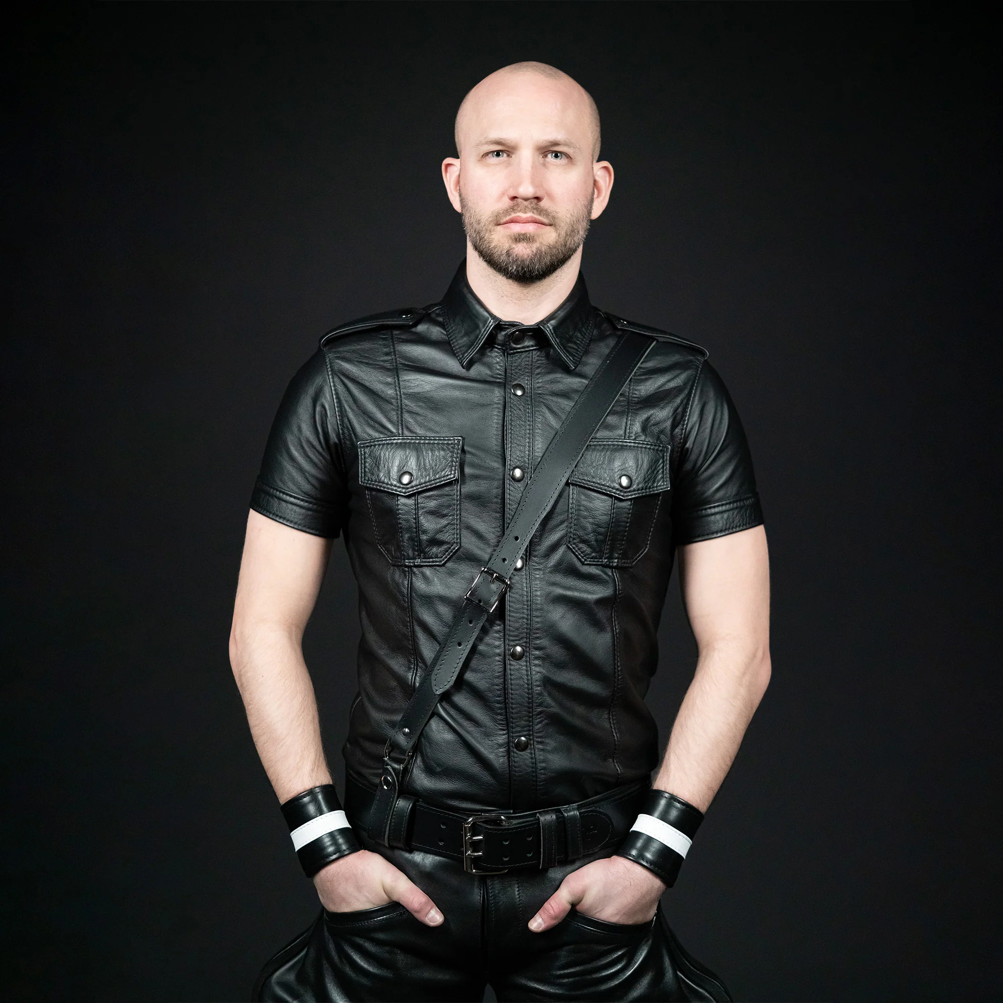 GEAR LEATHER WRIST WALLET BLK / WHT - Image 3