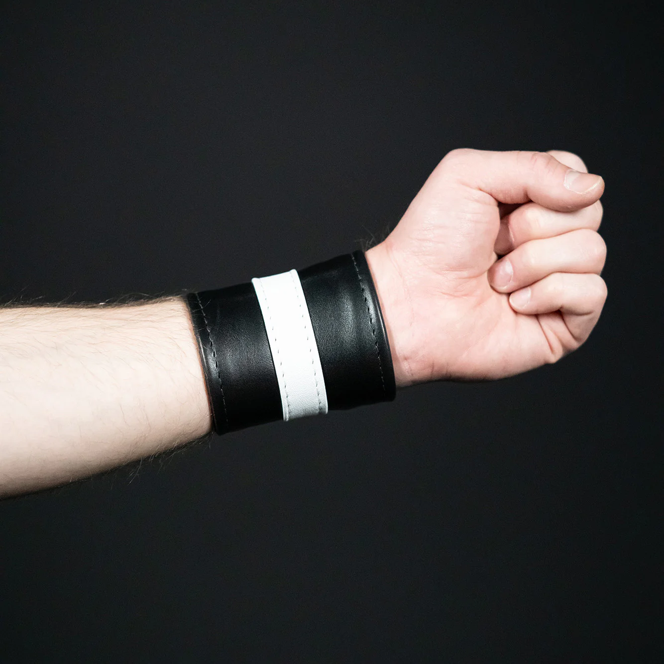 GEAR LEATHER WRIST WALLET BLK / WHT - Image 4