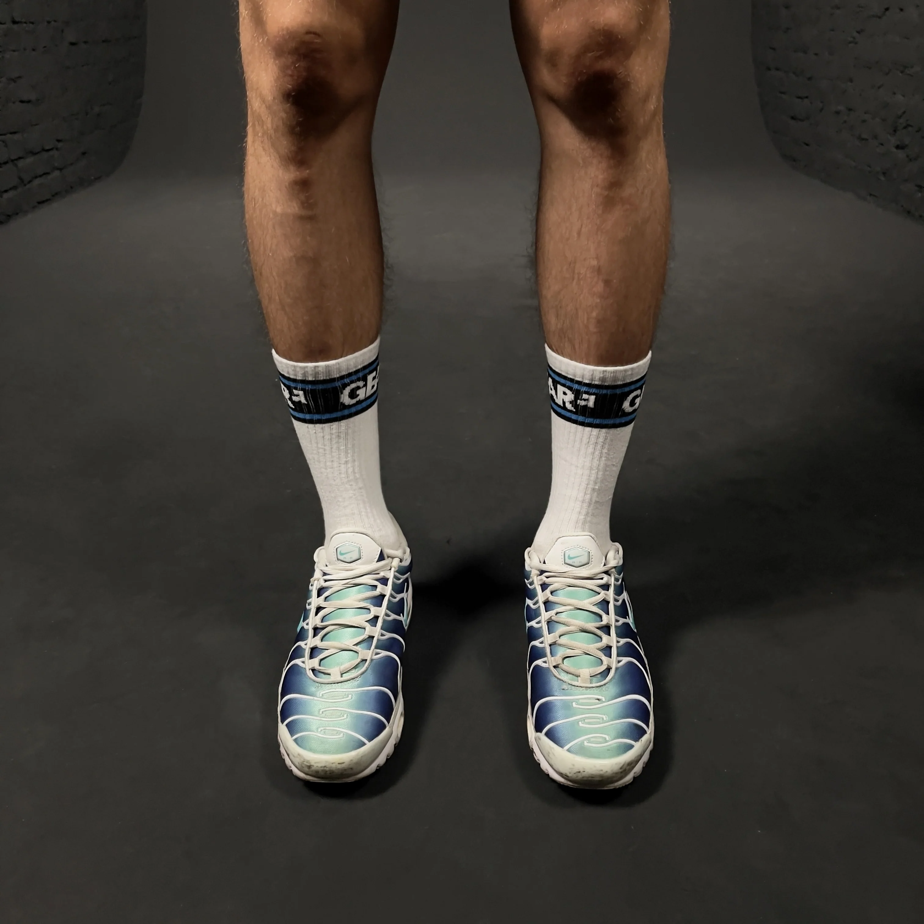 SMELLY SOCKS WHT/BLUE - Image 3